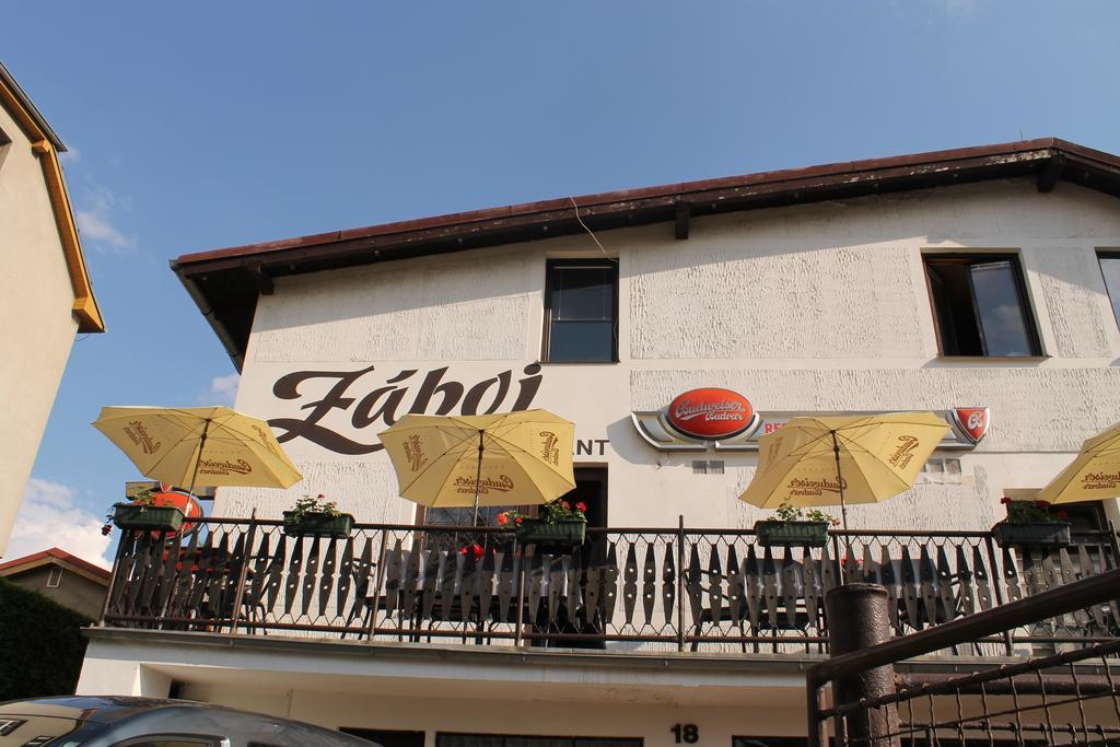 Zaboj Restaurant Ξενοδοχείο Κάρλοβι Βάρι Εξωτερικό φωτογραφία